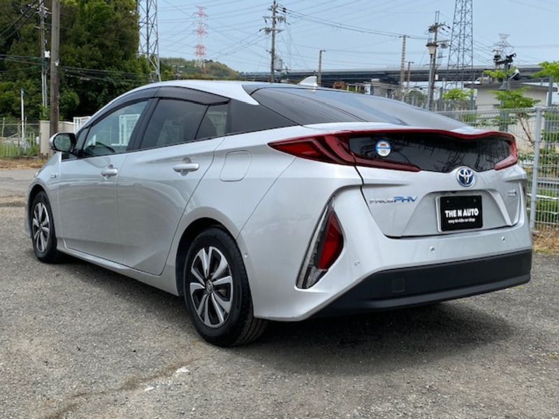 PRIUS PHV