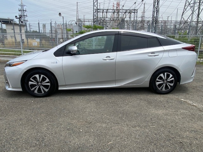 PRIUS PHV