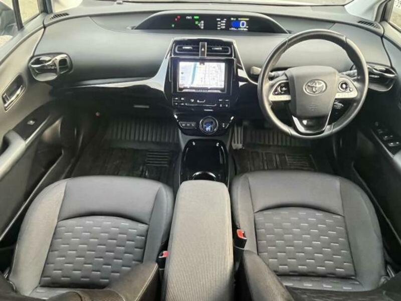 PRIUS PHV