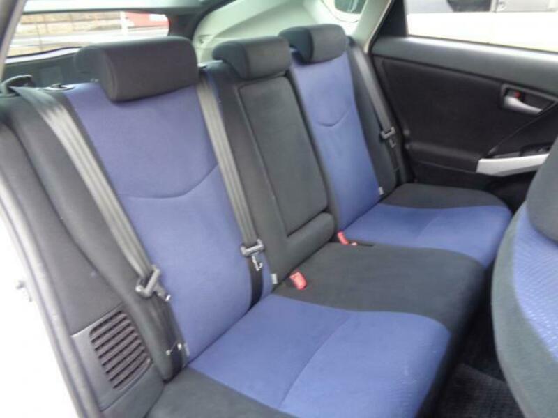 PRIUS-6
