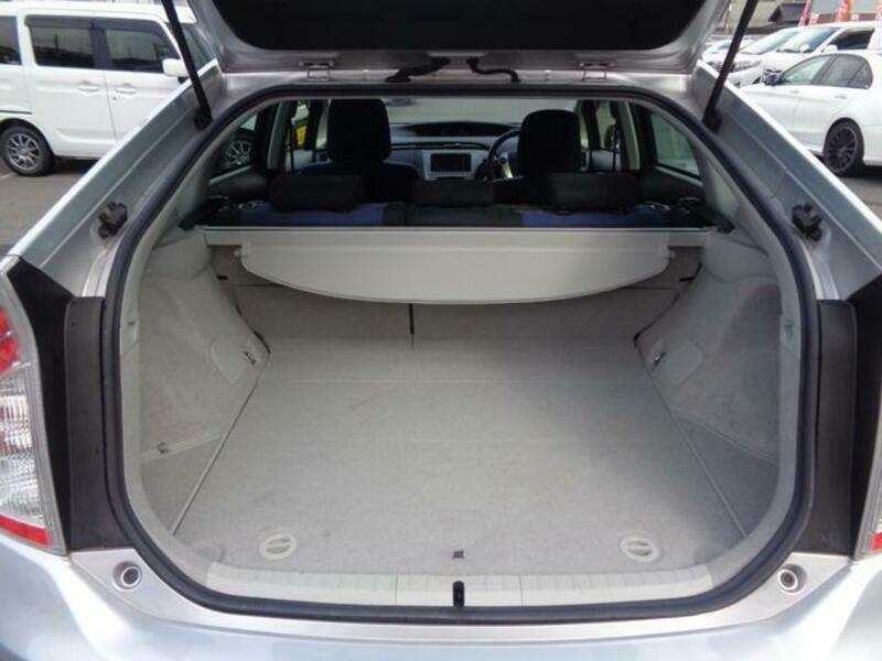 PRIUS-18
