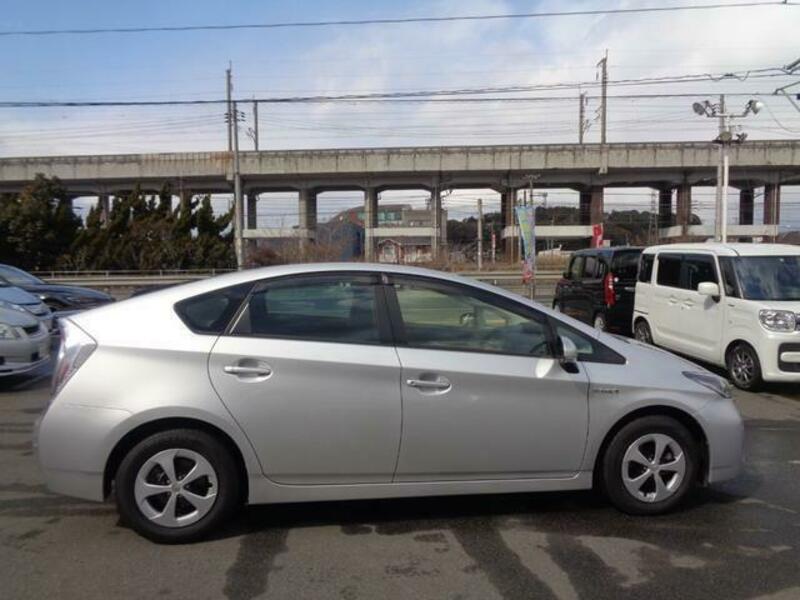 PRIUS-3