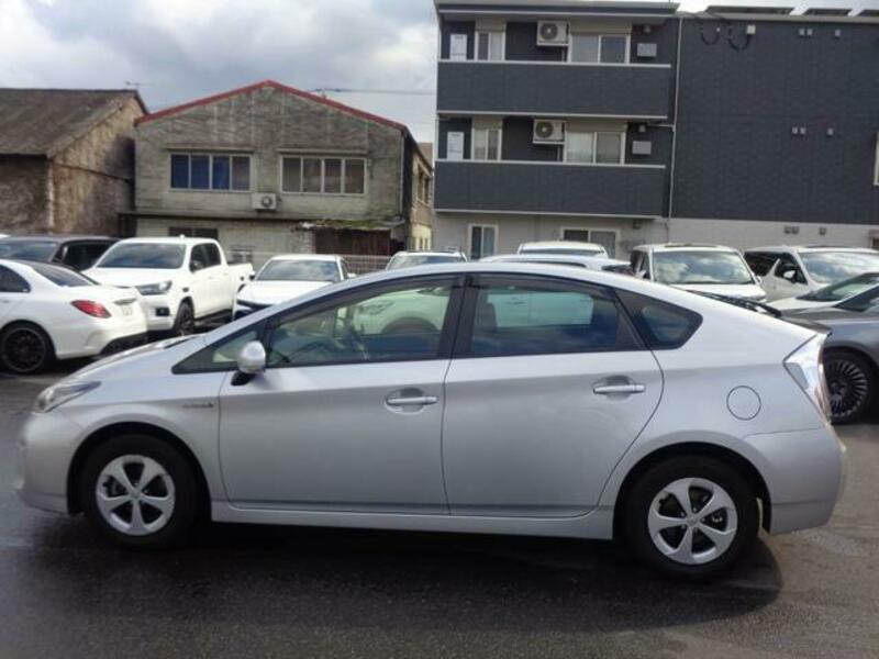 PRIUS-10