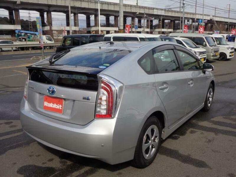 PRIUS-13
