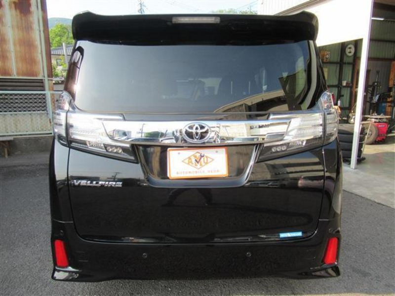 VELLFIRE-5