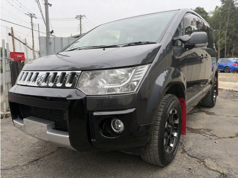 MITSUBISHI DELICA D5