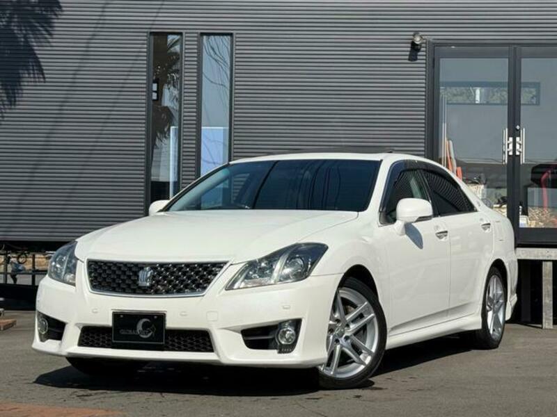 TOYOTA　CROWN