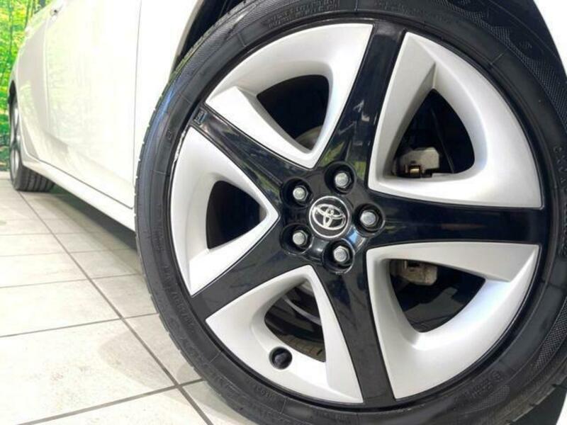 PRIUS-13