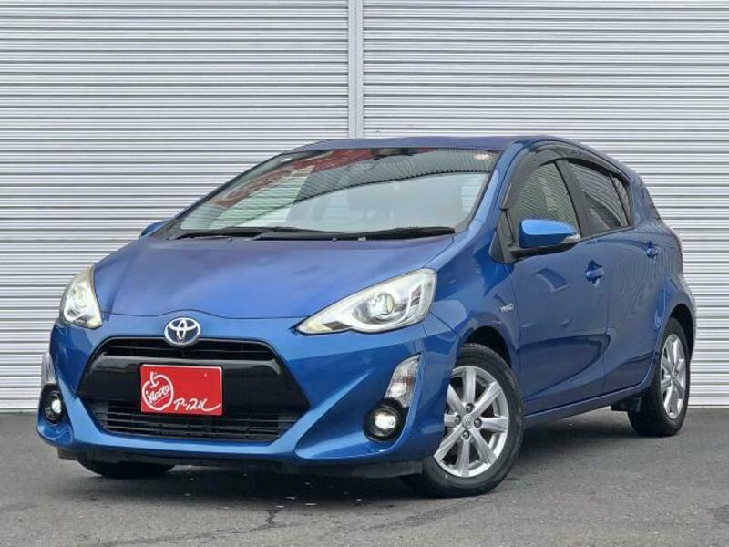 TOYOTA　AQUA