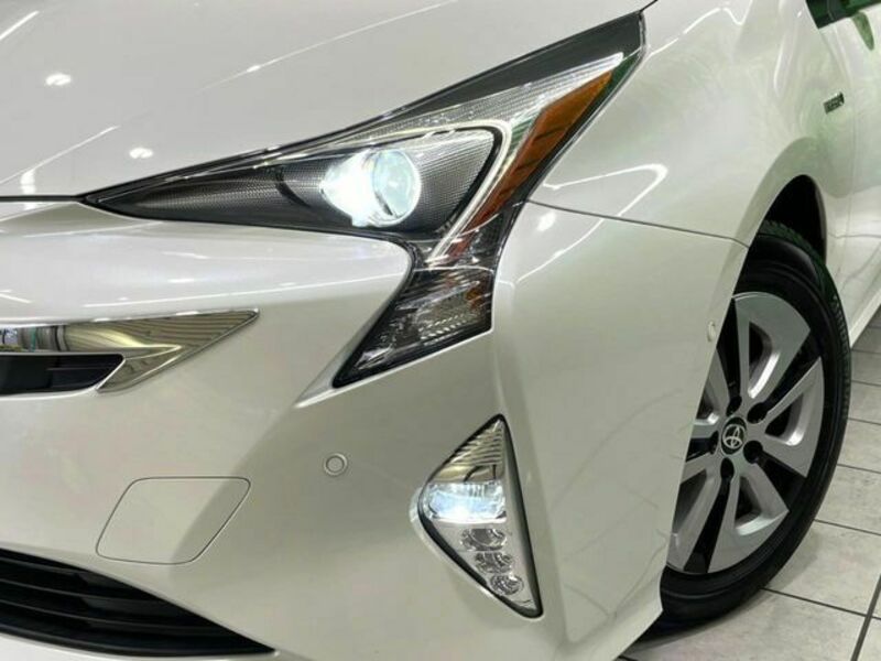 PRIUS-11