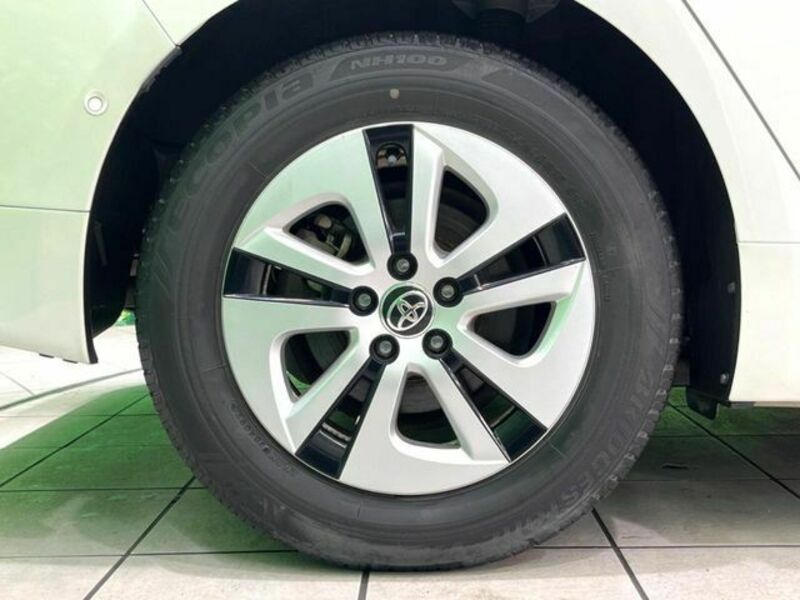PRIUS-12
