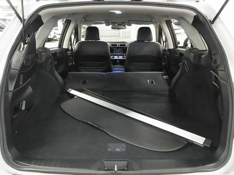 LEGACY OUTBACK-13