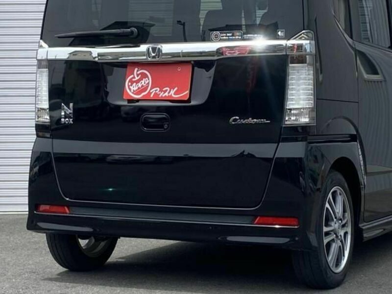 N BOX CUSTOM-17