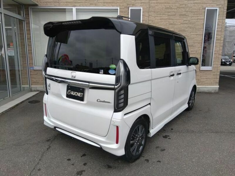 N BOX CUSTOM