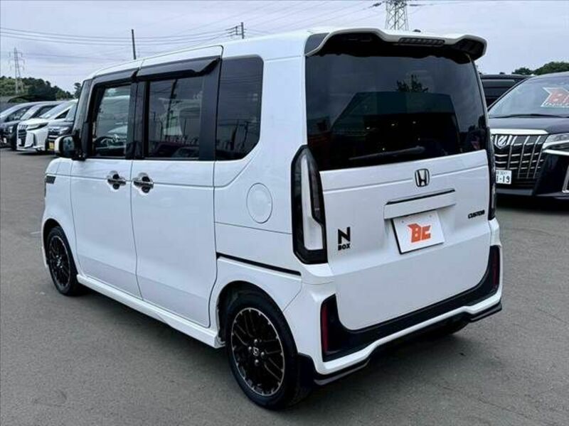 N BOX CUSTOM