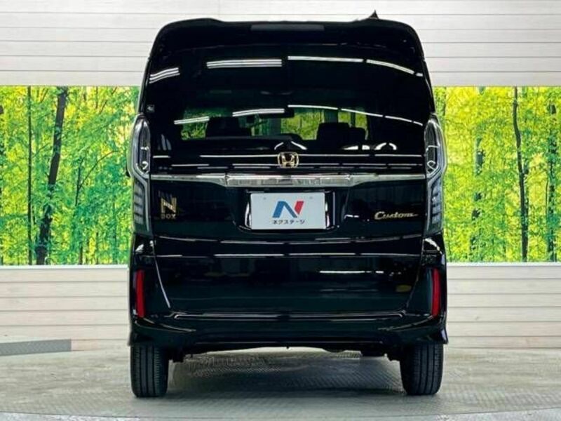 N BOX CUSTOM