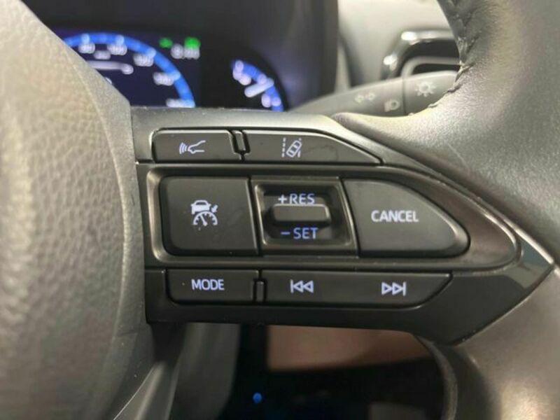 YARIS CROSS-4