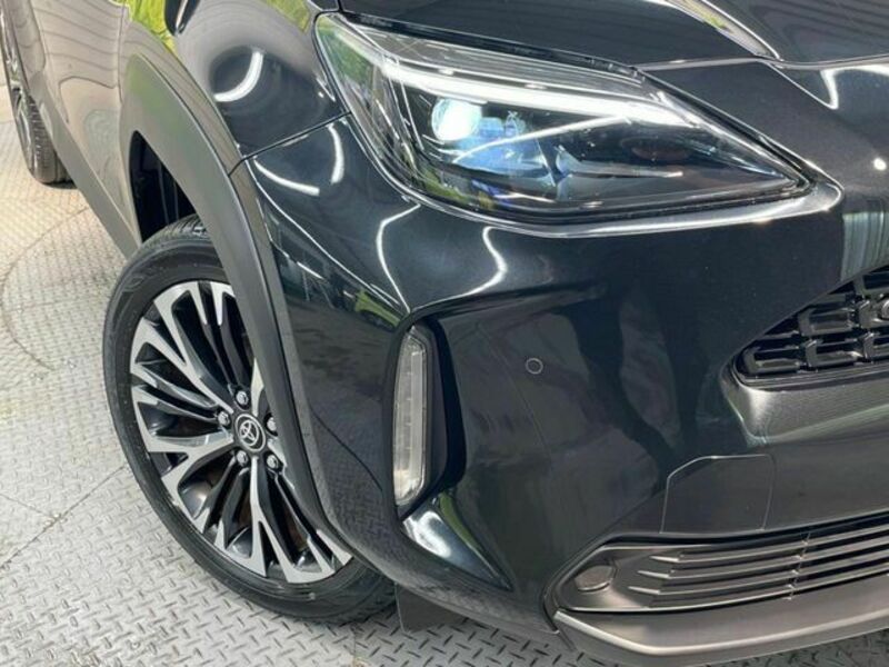 YARIS CROSS-11