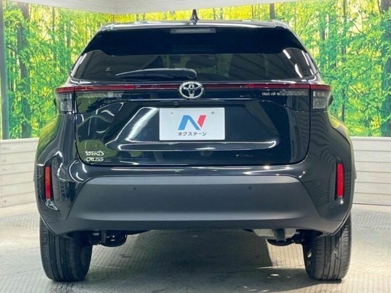 YARIS CROSS-14