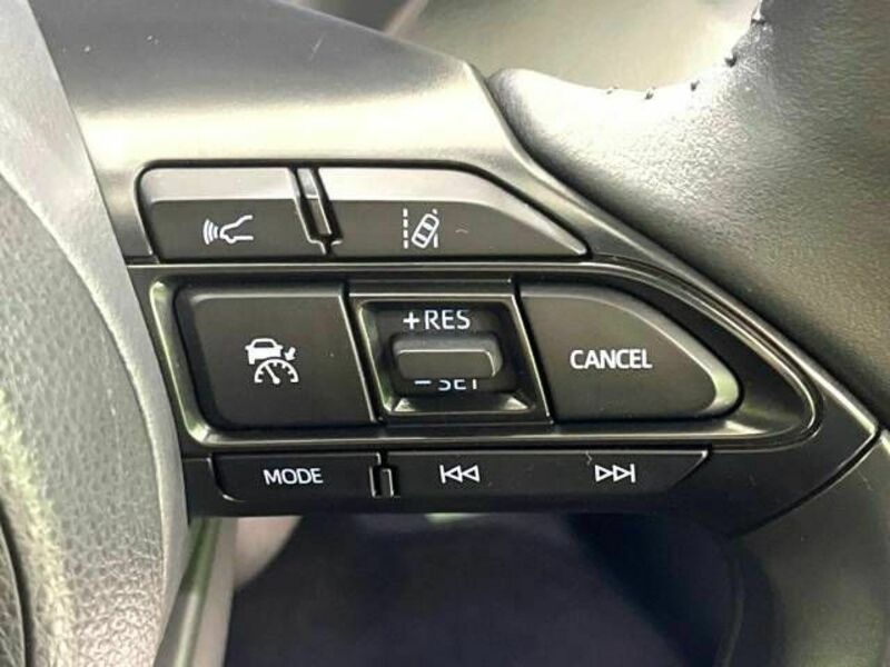 YARIS CROSS-4