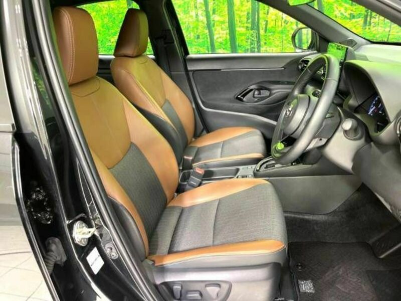 YARIS CROSS-7