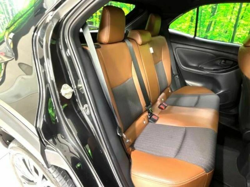 YARIS CROSS-8
