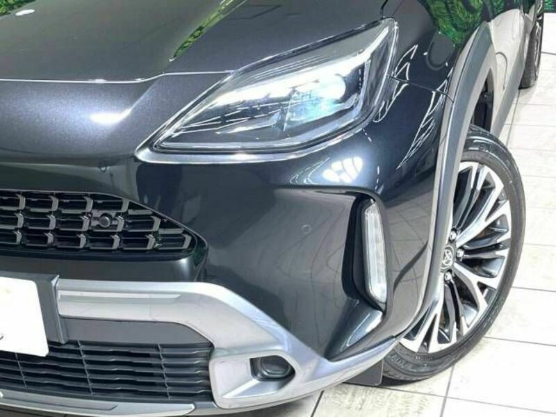 YARIS CROSS-11