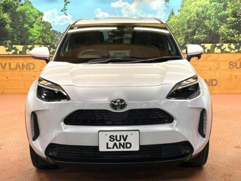 YARIS CROSS-16