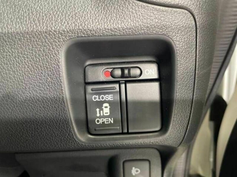 N BOX