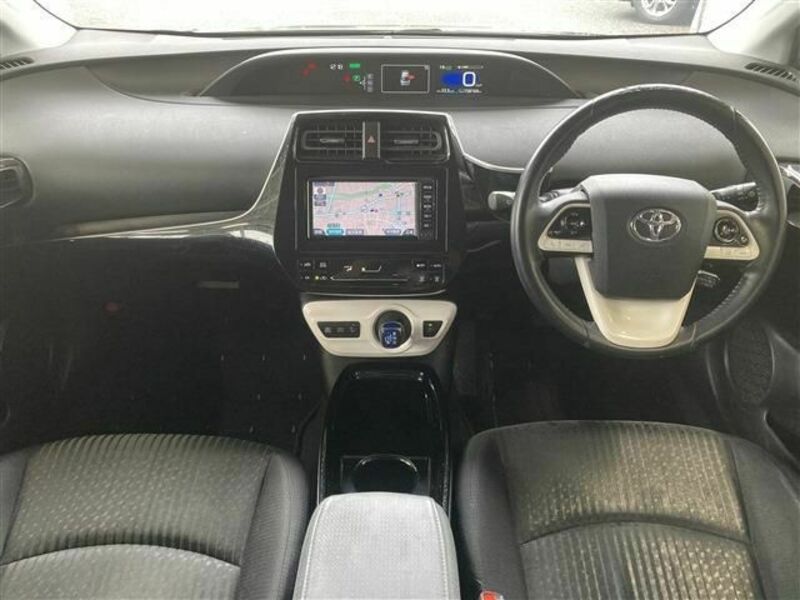 PRIUS-4