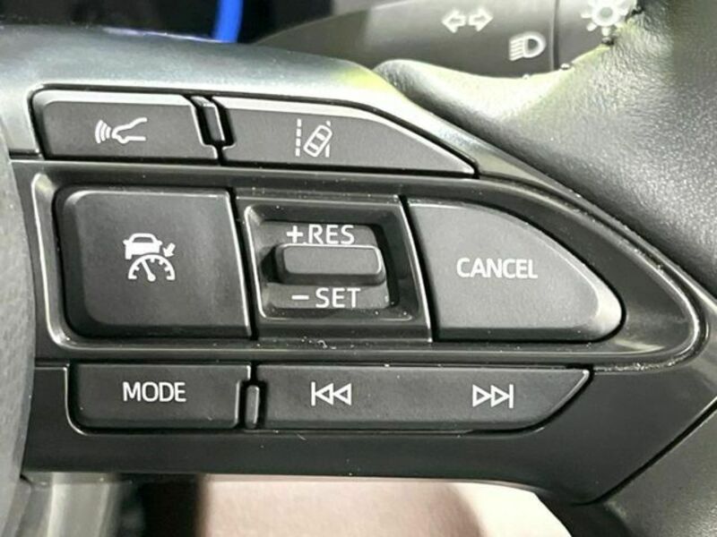YARIS CROSS