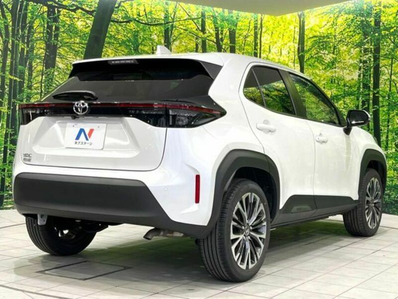 YARIS CROSS