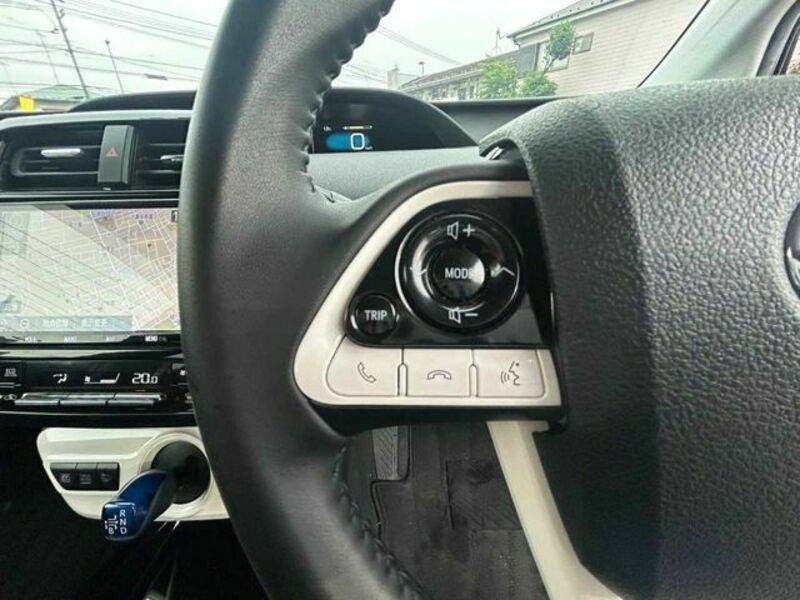 PRIUS-11