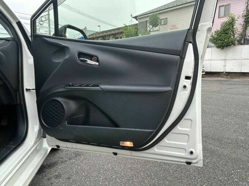 PRIUS-13
