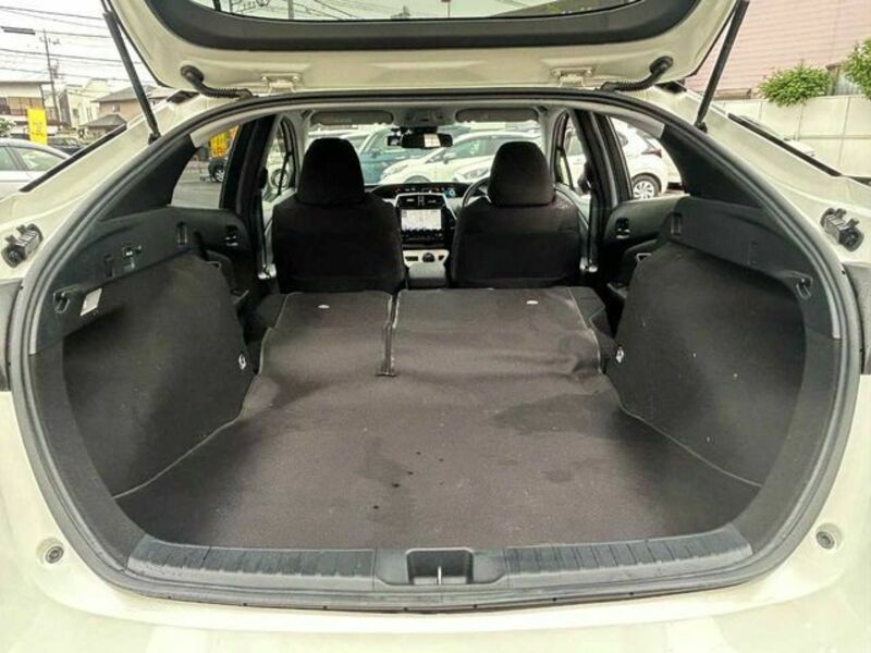 PRIUS-17