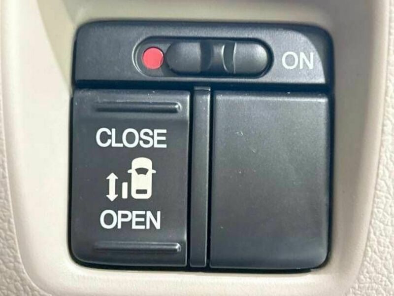 N BOX