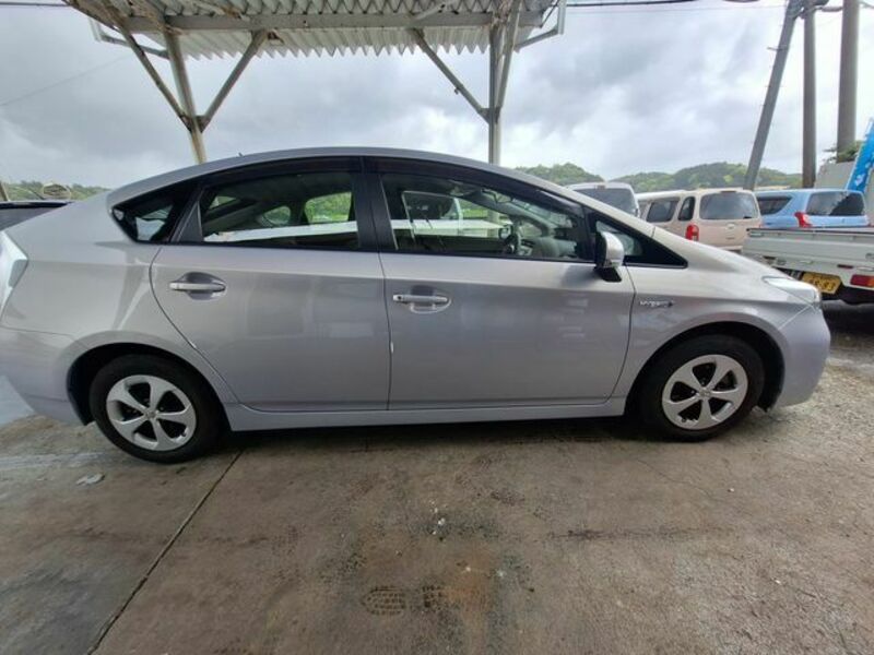 PRIUS-3