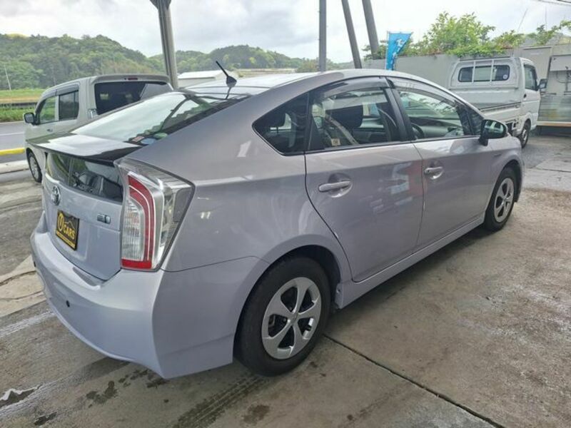 PRIUS-4