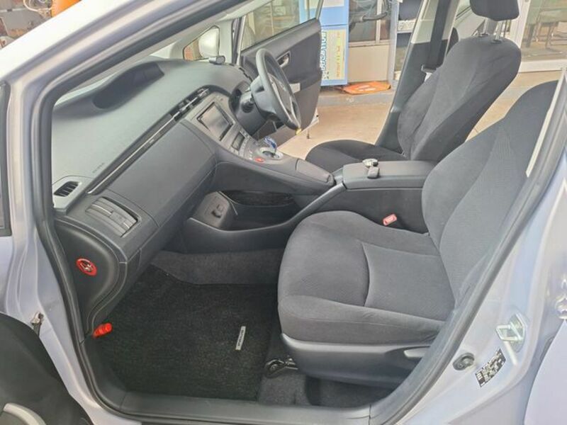 PRIUS-10