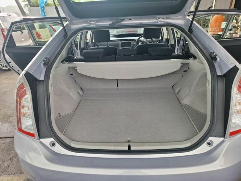PRIUS-12