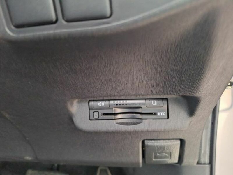 PRIUS-16