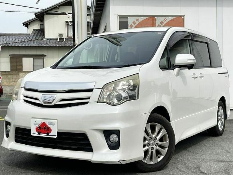 TOYOTA NOAH