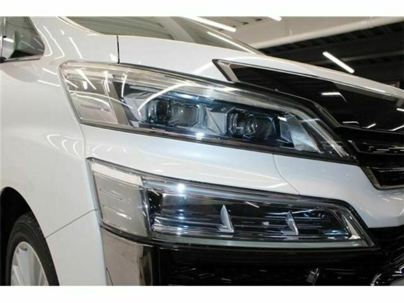 VELLFIRE-9