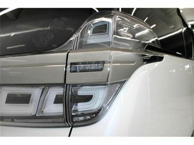 VELLFIRE-10