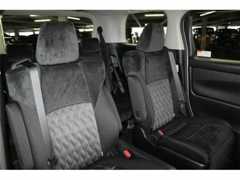 VELLFIRE-13