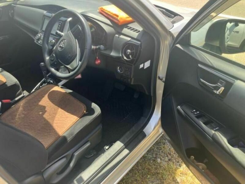 COROLLA AXIO