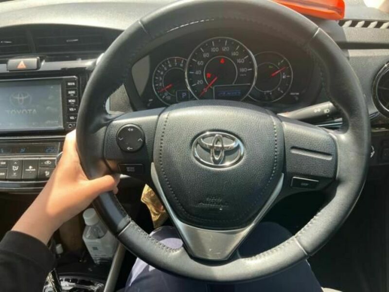COROLLA AXIO