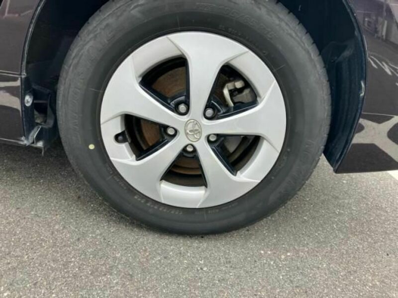 PRIUS-4