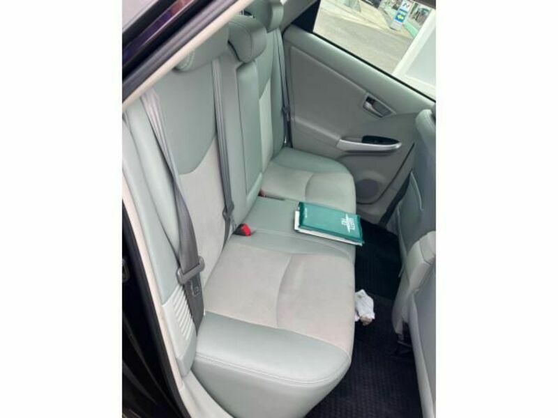 PRIUS-10