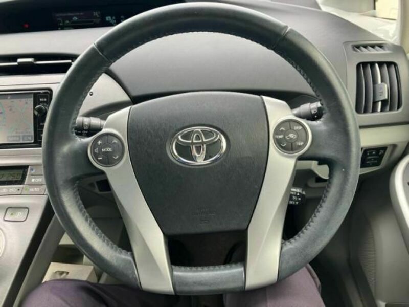 PRIUS-17